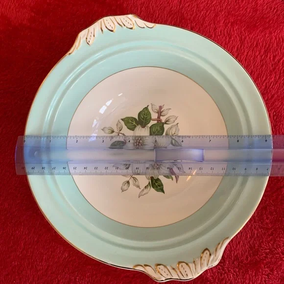 Vintage Johnson’s Bros Covered Vegetable Dish - Picture 6 of 11